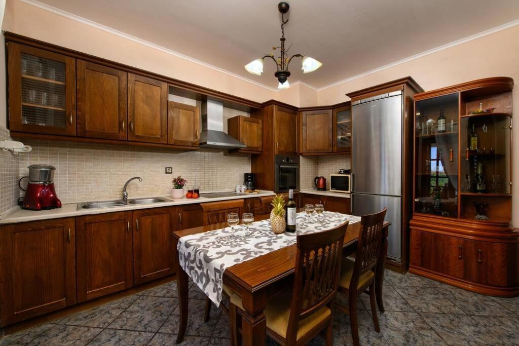 Seaview Cottage - Calmare Petrití المظهر الخارجي الصورة